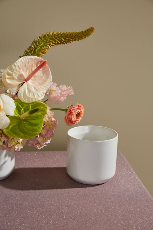 White Kendall Pot